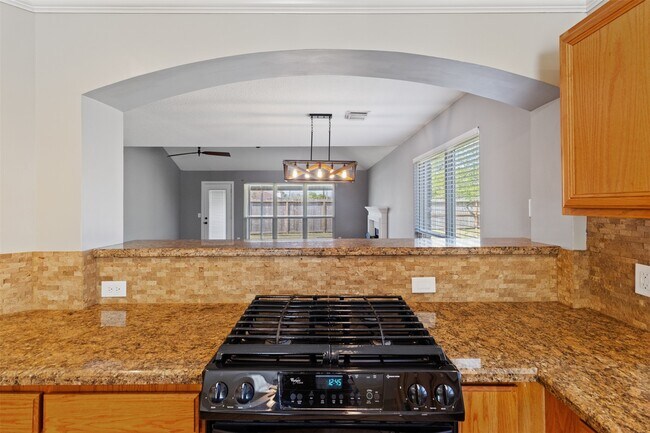 Building Photo - 3904 Ivywood Dr