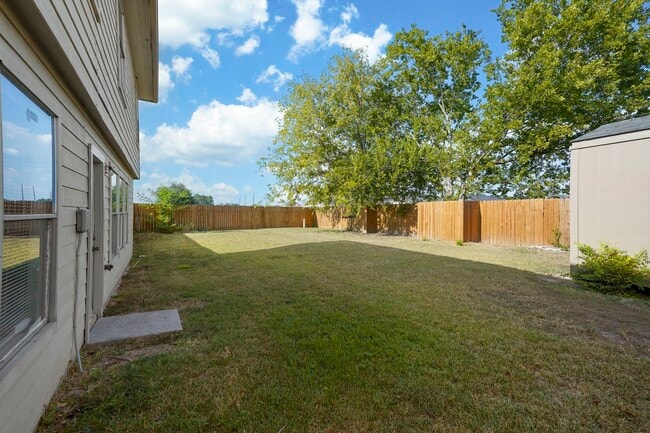 Building Photo - 16342 Blue Rock Springs Dr