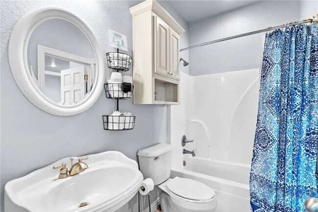 Building Photo - 38 Riviera Dr