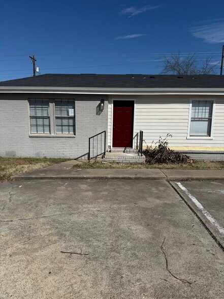 Building Photo - 508 Imperial Valley Dr