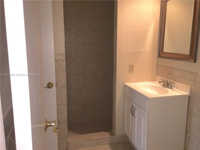 Building Photo - 14970 SW 48th Terrace