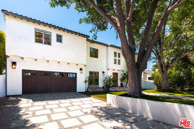 Building Photo - 4363 Irvine Ave