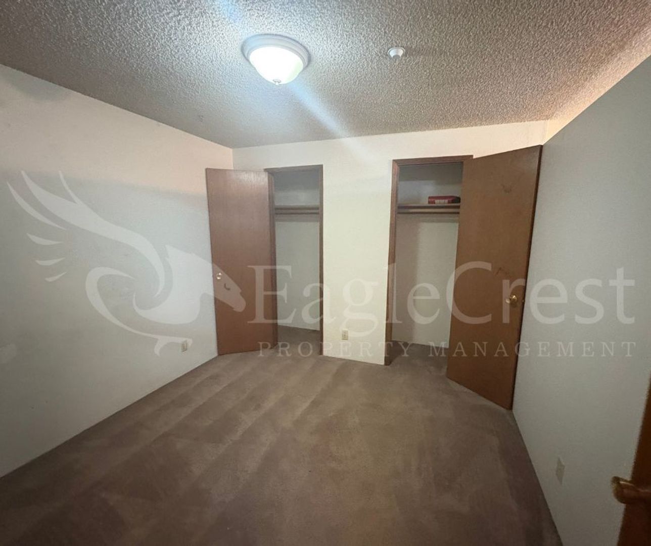 Building Photo - 1037PUFF