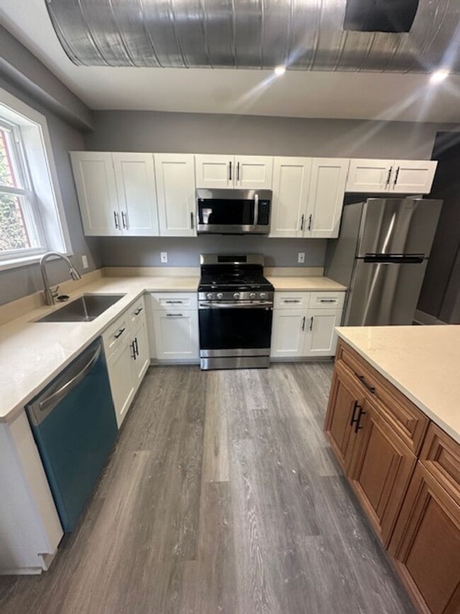 Primary Photo - Beautifully Renovated 1-Bedroom Apartment ...