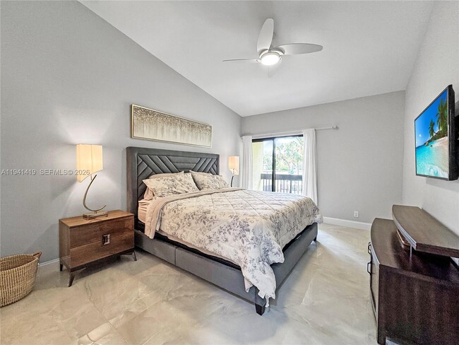 Building Photo - 1977 SW 15th St