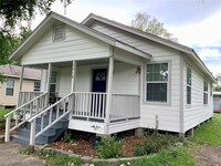 Building Photo - 1718 Jones Rd