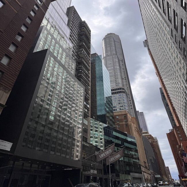 Building Photo - 150 W 56th St