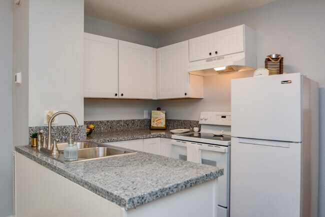 Building Photo - 51 Harbour Row Dr