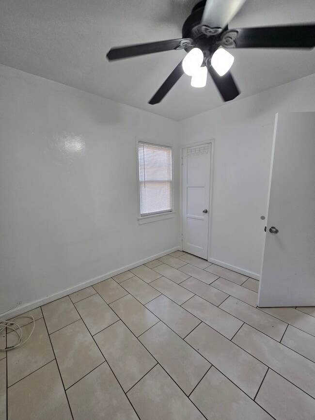 Building Photo - 1+ 1 Bed 1 Bath Cottage in San Jacinto $1395.00