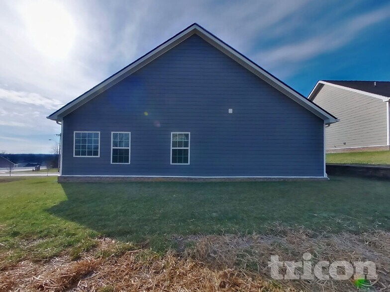 Building Photo - 710 W Coker Way