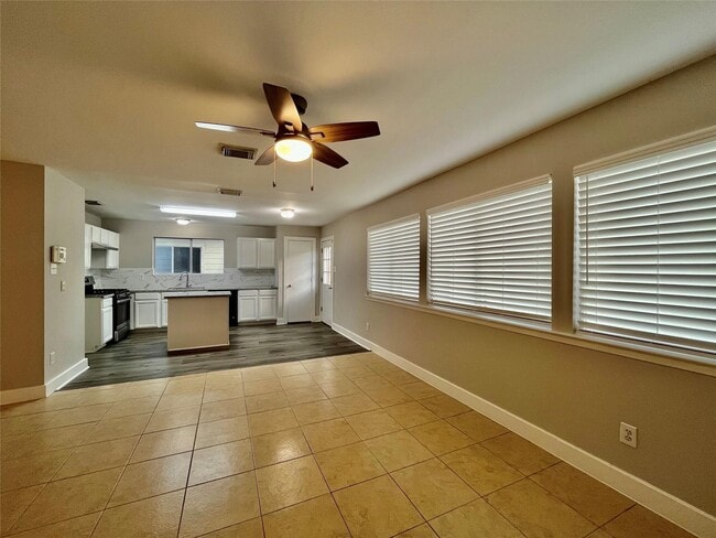 Building Photo - 1511 Nichole Woods Dr