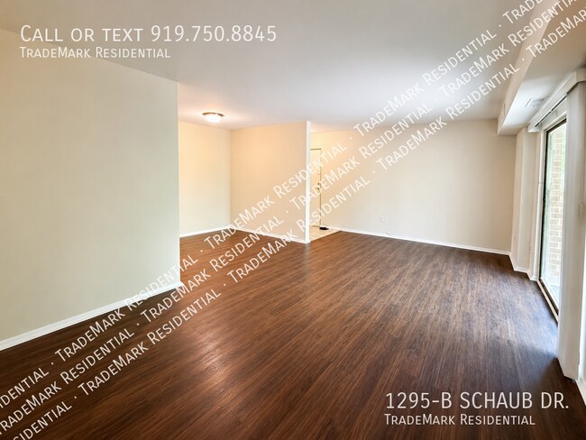 Building Photo - 1295 Schaub Dr