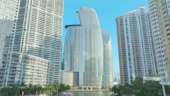 Building Photo - 300 Biscayne Blvd Way