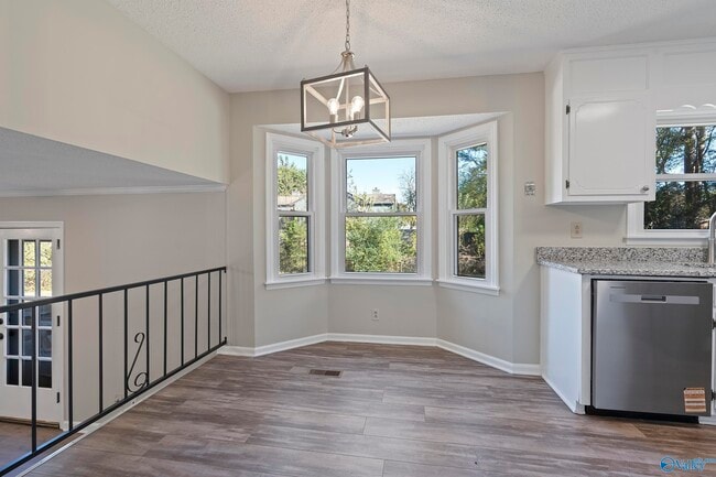 Building Photo - 1927 Edenton Dr SW