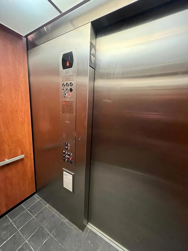 Building Photo - 241 S Main St