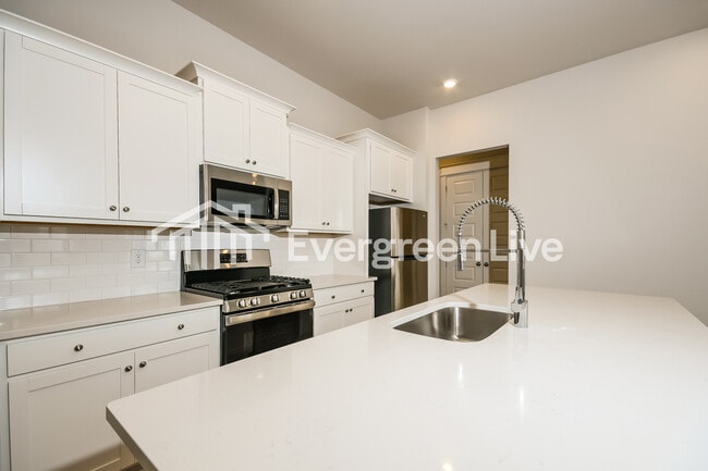 Building Photo - 132 Bloomsbury St