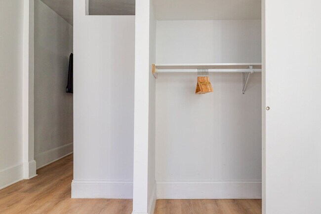 Building Photo - 209 1st Ave