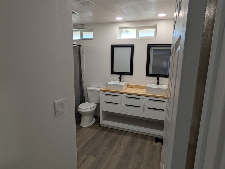 Master bath - 1242 E 7th Ave