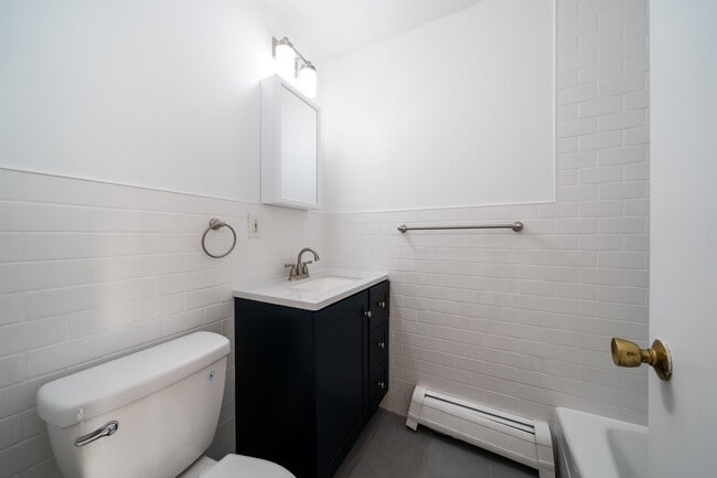 Building Photo - 107 Harrison St