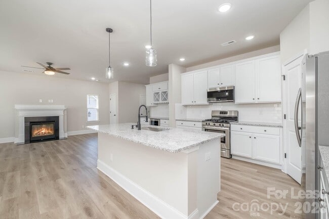 Building Photo - 2507 Lynbridge Dr
