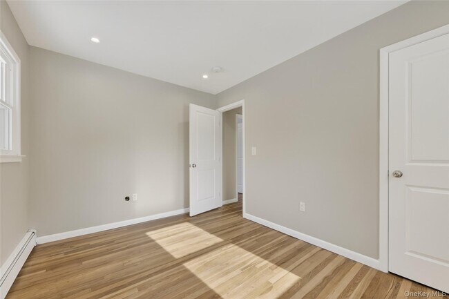 Building Photo - 676-678-678 Oak Summit Rd