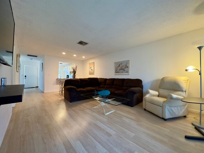 Building Photo - Palm Greens