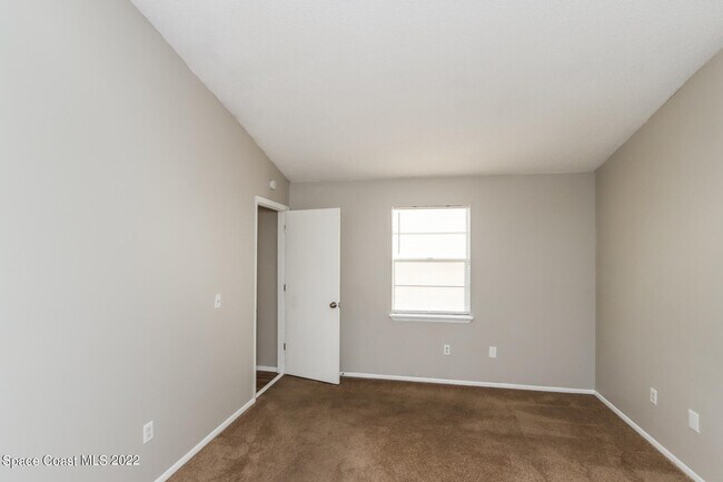 Building Photo - 1366 Whaling Ave SE