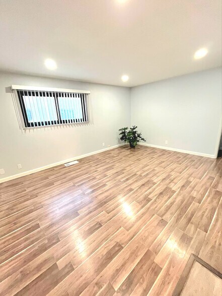 Living Room - 960 Clyde Ave