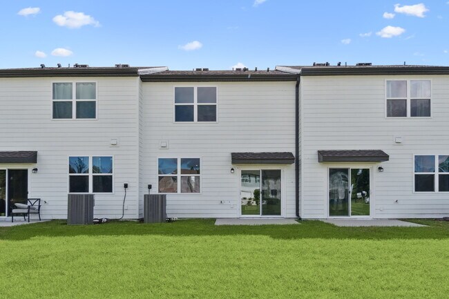 Building Photo - 3613 Spire Dr