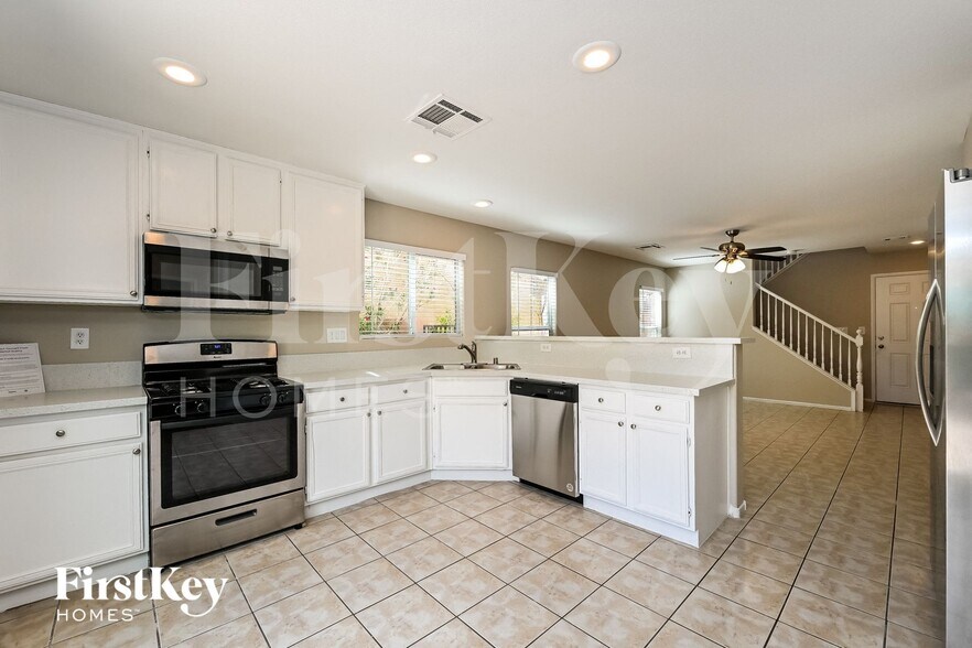 Building Photo - 530 Swiss Cottage Ave