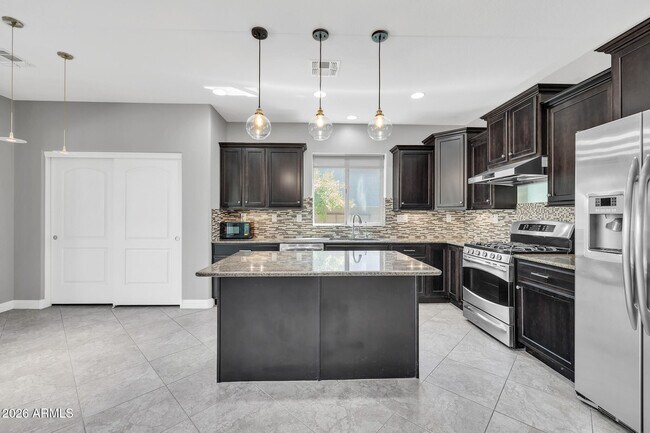 Building Photo - 21121 N 37th Run