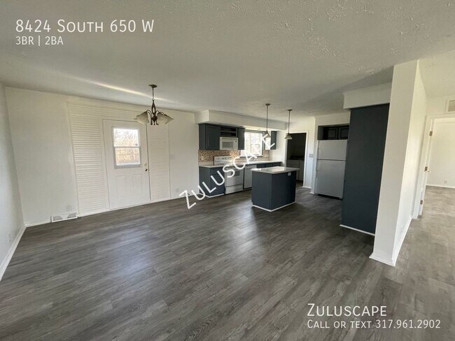 Building Photo - Half Off First Month Rent! 8424 s. 650W / ...