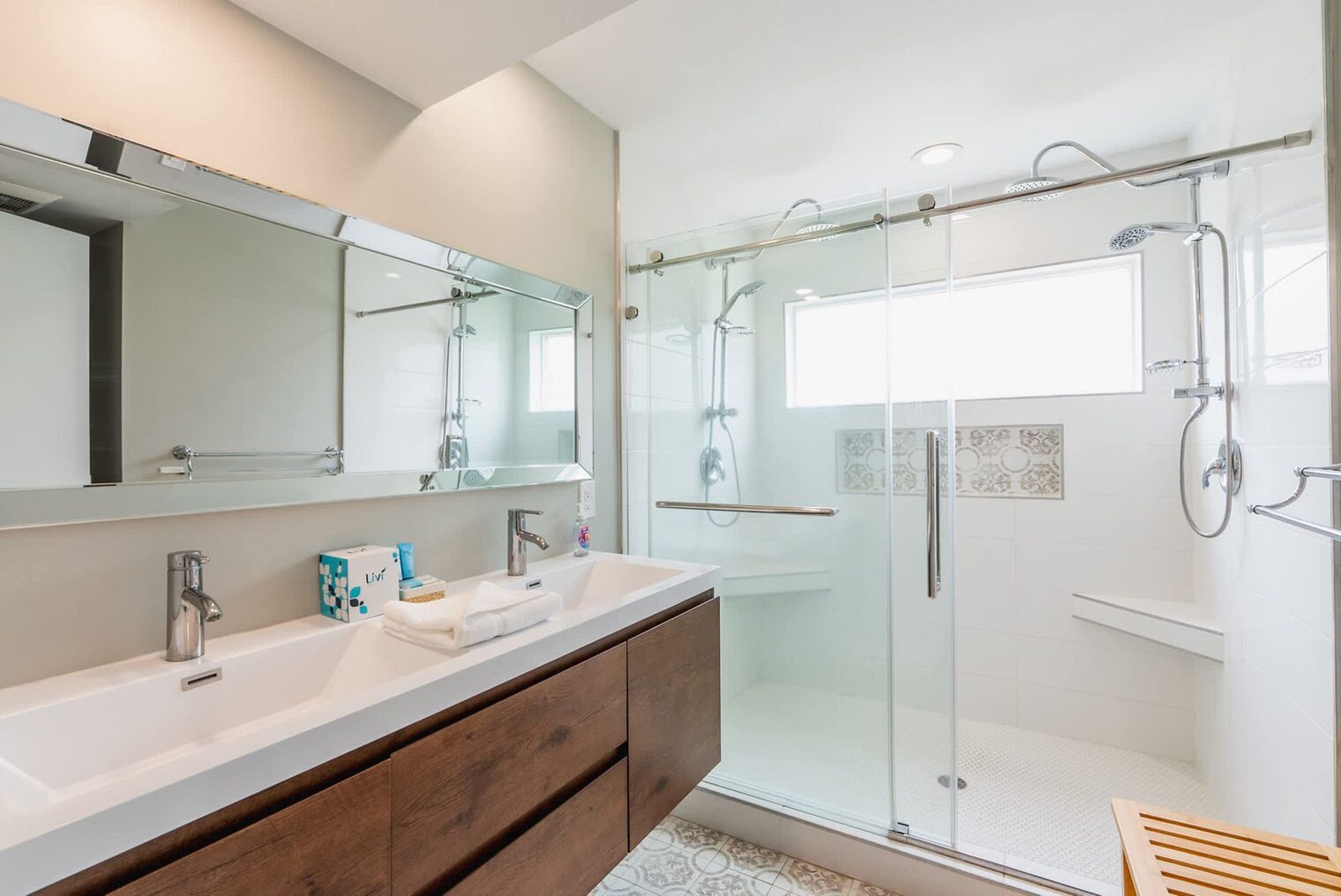 Building Photo - 77 Lighthouse Rd