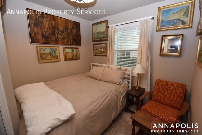 Building Photo - 16 Elm Rd