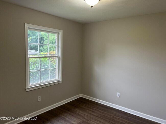 Building Photo - 1296 Vicksburg Dr