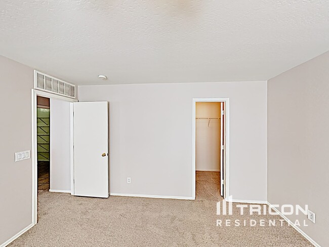 Building Photo - 45438 W Guilder Ave