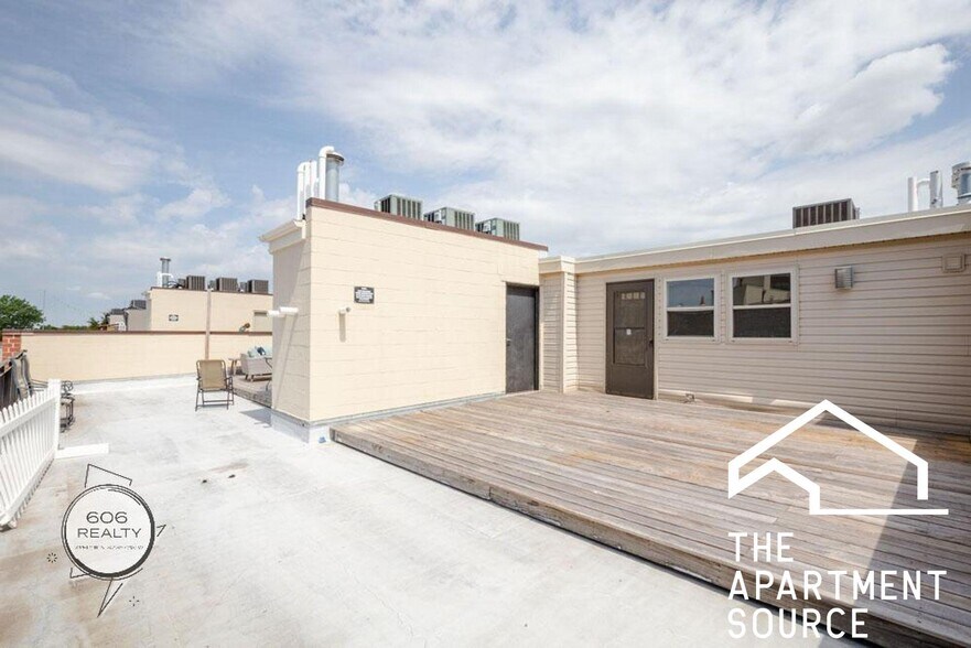 Building Photo - 2523 N Sacramento Ave