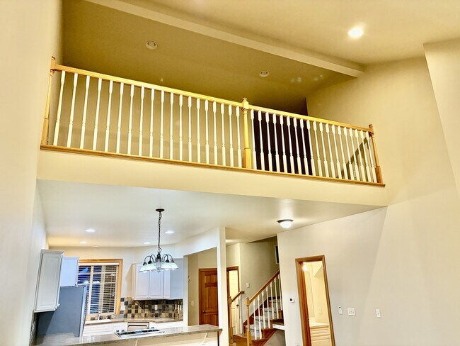 Building Photo - 2285 James Cir