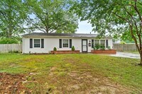 Building Photo - Newport News Rancher 3 BR 2 BA Culd-de-sac