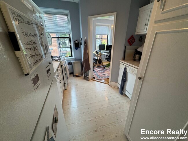 Building Photo - 89 Longwood Ave