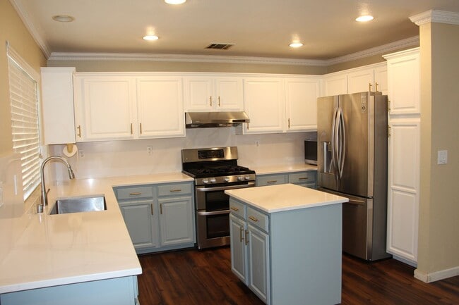 Building Photo - 4 Bedroom 3 Bath Tyson Lane