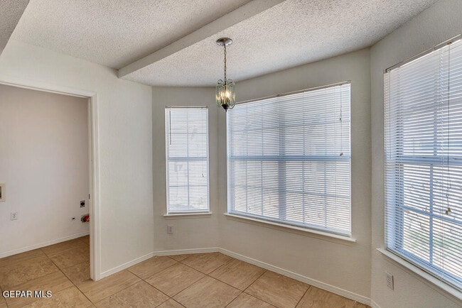 Building Photo - 10917 Loma Alta Pl