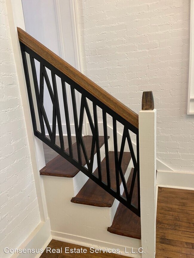 Building Photo - 1 br, 2 bath House - 2936 Rivermont Avenue #3