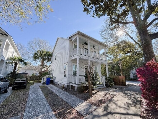 Building Photo - 1051 Phillips Park Dr