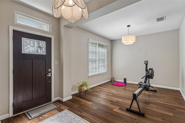 Building Photo - 1705 Chula Vista Dr