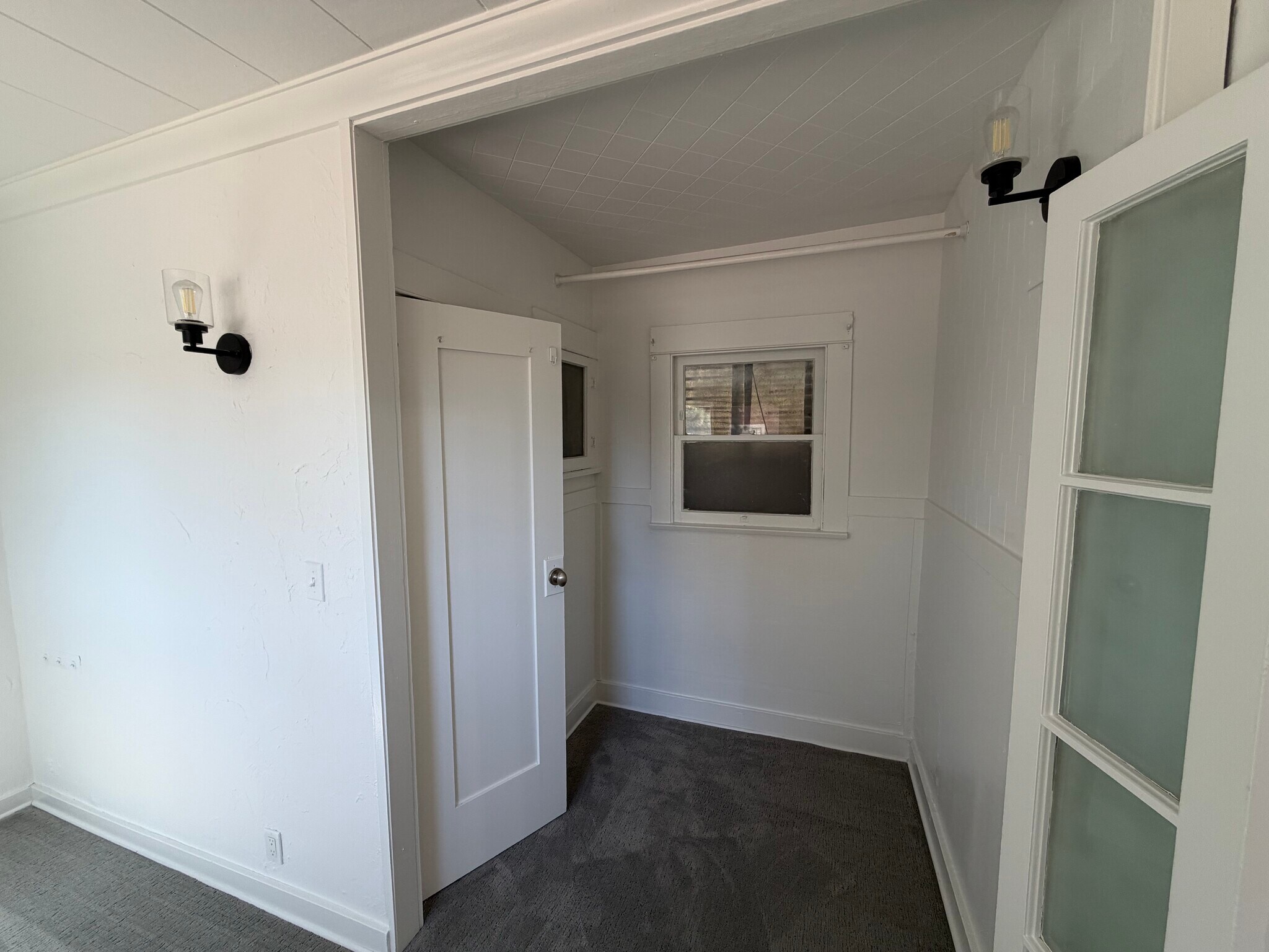 Bedroom/Office - 315 24th St