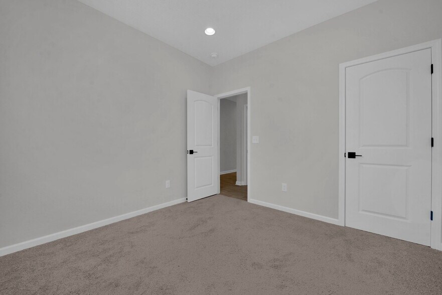 Building Photo - 12065 Landon Dr