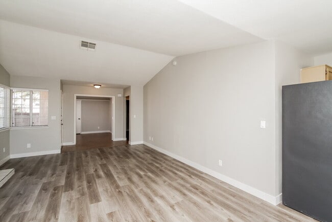 Building Photo - 2365 Beaver Bay Ct