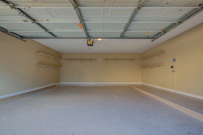 Building Photo - 6227 Clear Canyon Dr