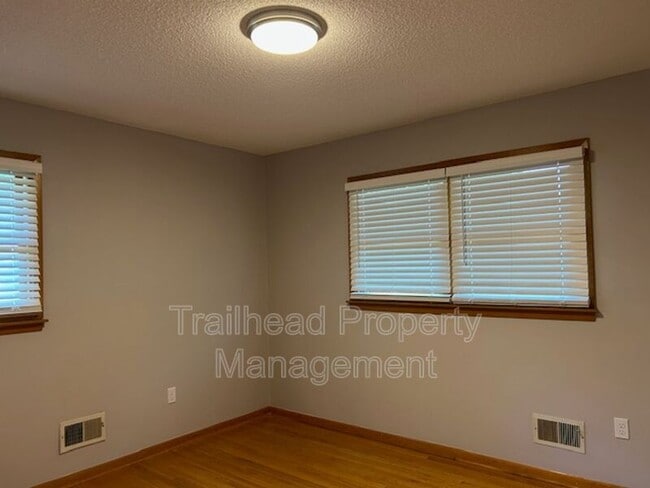Building Photo - 1706 NE 77th St